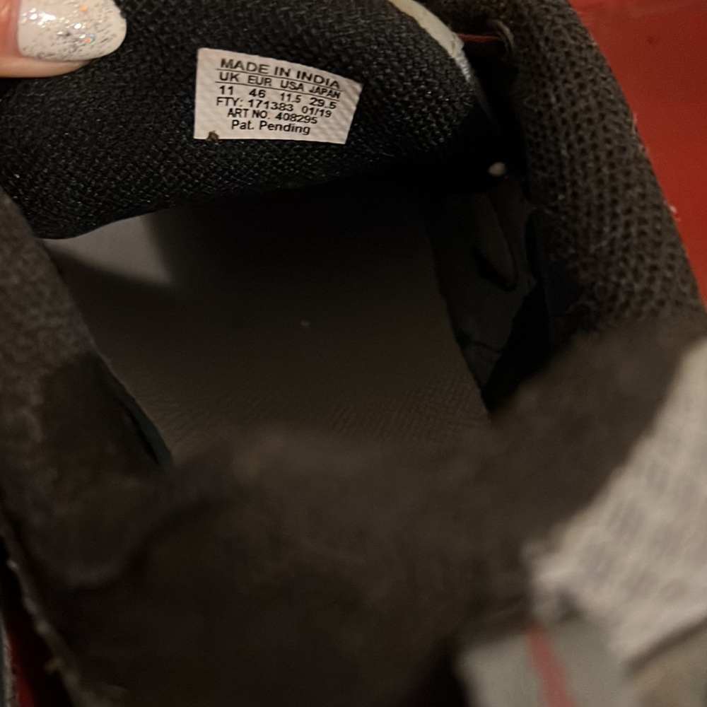 Salomon Hiking Shoes - Picture 5 of 5